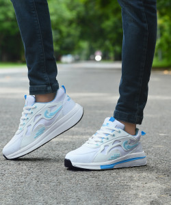 tigonis Fashion men Sport hot selling new cool flat sole walking shoes, Sneakers For Men