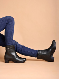 SHOETOPIA Smart Casual Side Buckle Detailed Boots For Women & Girls Boots For Women