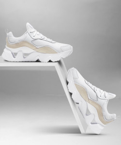 Sepatu Sneakers Nike Ryz 365 Bq4153 Women's 'ryz 365