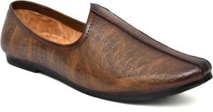 Stroll Men's Stylish Nagra Jutis Party Wear For Men