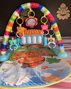 BHVMEY Newborn Gift Set: Piano Gym Mat with Toys & Musical Lights