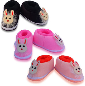 footwear for girls flipkart