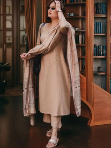 लाम्बा क्रिएशन्स महिलाओं के लिए