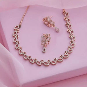 LYRISS Brass Gold-plated White Jewellery Set