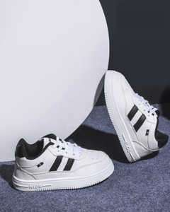 AEROKICK Boys & Girls Lace Sneakers