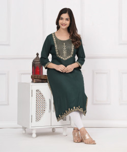 his&her Women Embroidered, Embellished Straight Kurta