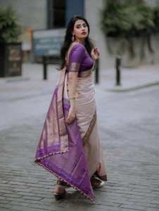 AVANTIKA FASHION Woven Kanjivaram Pure Silk, Art Silk Saree
