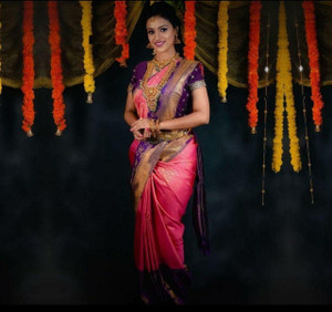 PARAMPARA CREATION Woven Kanjivaram Pure Silk Saree