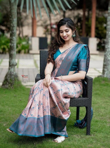 AVANTIKA FASHION Woven Kanjivaram Art Silk, Pure Silk Saree
