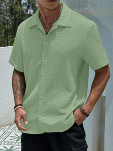 COMBRAIDED Men Solid Casual Light Green Shirt