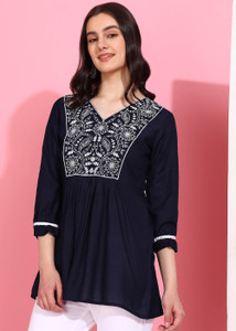 DSK STUDIO Women Solid Straight Kurta