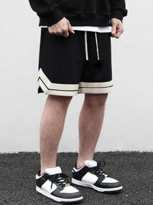 CULISH पुरुषों के लिए सेल्फ डिज़ाइन काला स्पोर्ट्स शॉर्ट्स