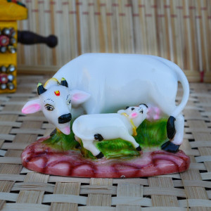 Flipkart SmartBuy Polyresin Colorful Cow and Calf Statue Decorative Showpiece  -  7 cm