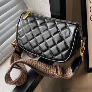 Diva Dale Black Sling Bag Stylish Trendy Broad Strap Party-Wear Casual Cross-Body