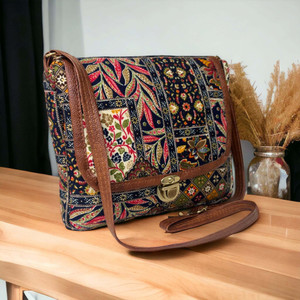 mas navi Black Sling Bag Trendy|Classic|Party Sling Bag for Womens, Made With Best Quality