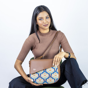 livro Tan Sling Bag Regal Sling Bag