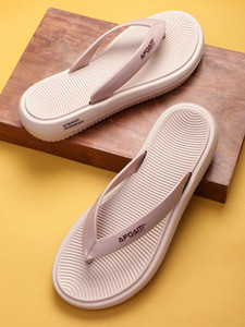 PICAASO Women Slippers