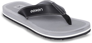 paragon white chappal