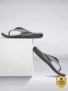 CROCS Unisex LiteRide Flip Flops