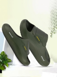 BERSACHE Men Green Slides - Image 6