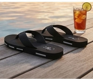 Styleedge Men Black Flip Flops - Image 5