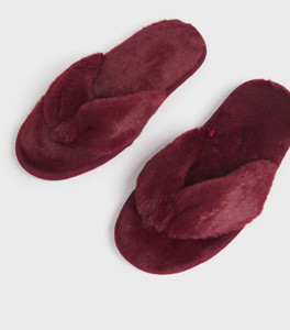 WOLVESDEN Women Slippers