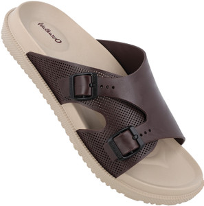 WALKAROO Men Slides