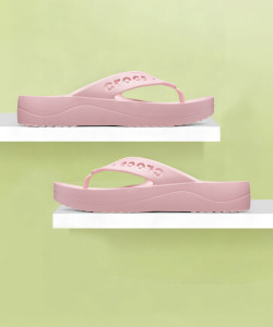 CROCS Women's Baya Platform फ्लिप फ्लॉप