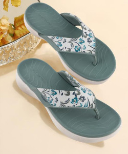 RED TAPE Women Flip Flops
