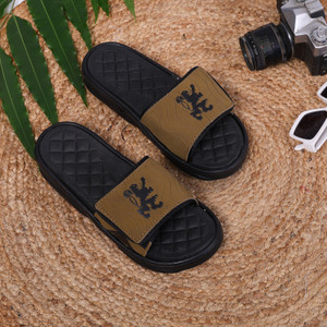STYLE HEIGHT Men Brown Slides - Image 6