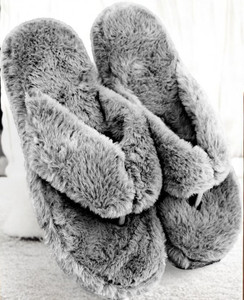 WOLVESDEN Women Slippers