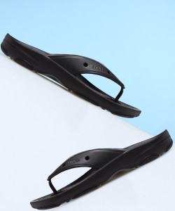 CROCS Men Classic All Terrain Flip Flops