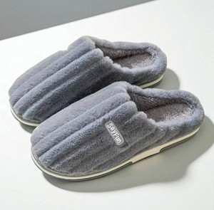 WOLVESDEN Women Slippers