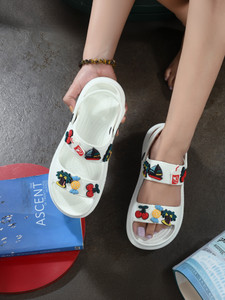 Layasa Women Slippers