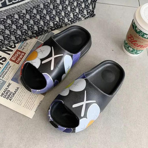 YZY Men Slides