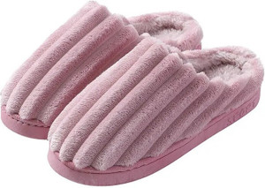 WOLVESDEN Women Slippers