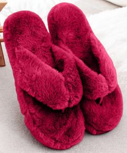 WOLVESDEN Women Slippers