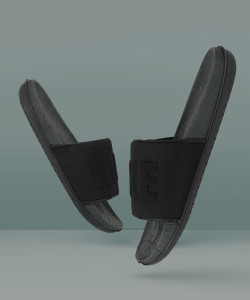 NIKE Men NIKE OFFCOURT SLIDE Slides