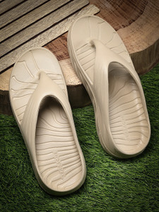 BERSACHE Men Beige Flip Flops - Image 6