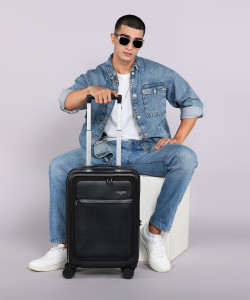 Carton London FusionX Cabin Suitcase 8 Wheels - 22 Inch