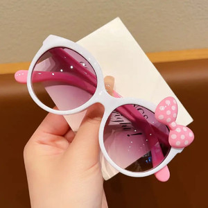 eyevy Cat-eye, Butterfly Sunglasses