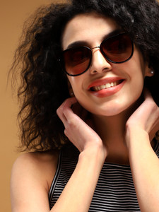 VOYAGE Round Sunglasses