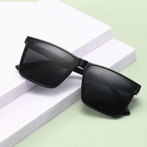 hayden haiza Retro Square Sunglasses