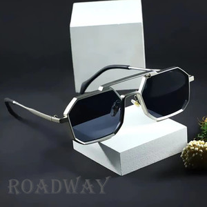 ROADWAY Retro Square Sunglasses