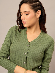 Roadster Solid V Neck Casual Women Light Green Sweater