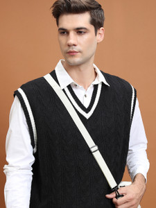 HIGHLANDER Colorblock V Neck Casual Men Black Sweater