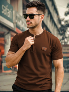 SOLSTICE Solid Men Henley Neck Brown T-Shirt