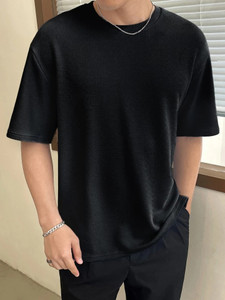 SOLSTICE Solid Men Round Neck Black T-Shirt