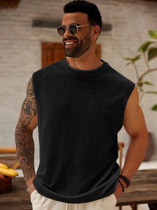 KAJARU Self Design Men Round Neck Black T-Shirt