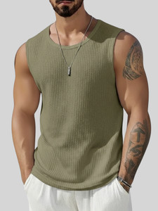 Fashion And Youth Solid Men Round Neck Green T-Shirt